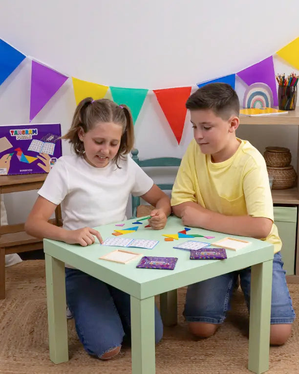 Cuando buscas ideas de detalles para cumpleaños infantiles, la edad es uno de los factores determinantes. No es lo mismo preparar detalles para una clase con niños de 3 años que para preadolescentes de sexto de primaria.